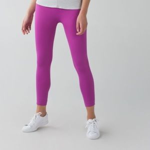 NWT - Lululemon Zone In Crop Size 4